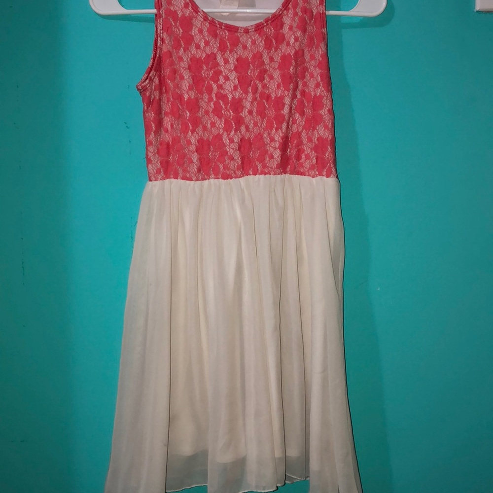 A party dress .
